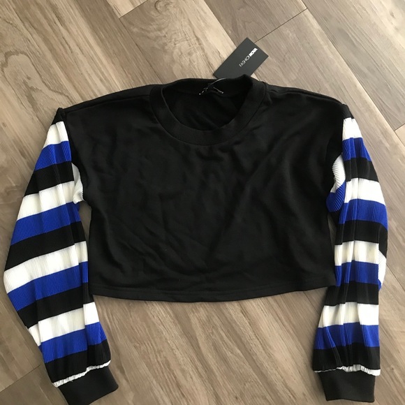 FASHION TOP 🖤 - Picture 2 of 5